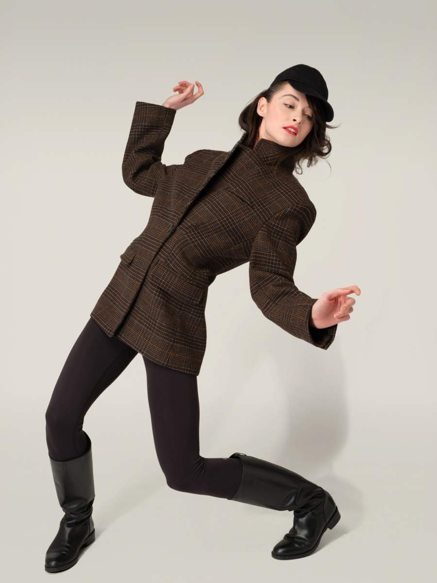 Portrait de Lou Depechy, mannequin, réalisé par Marwan Moussa,